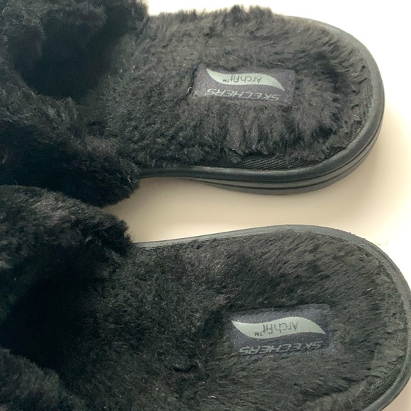 Skechers Women's Go Lounge Night Slipper Size 7, Color Black. - Picture 3 of 7